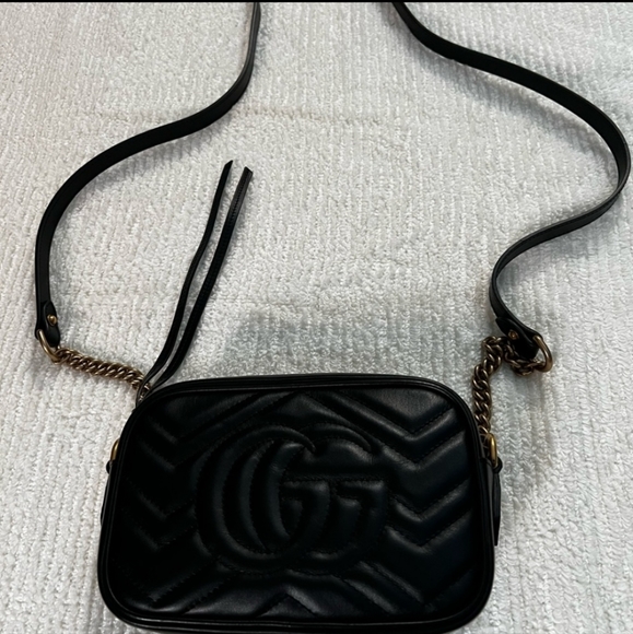 AUTHENTIC GUCCI GG MARMONT MATELASSÈ MINI CROSSBODY BAG - Picture 4 of 7